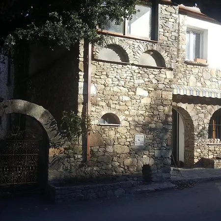 Avec Barbecue Exterieur 4 Chambres En Pierre A 5 Min Du Perthus Les Cluses