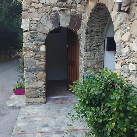 Avec Barbecue Exterieur 4 Chambres En Pierre A 5 Min Du Perthus *